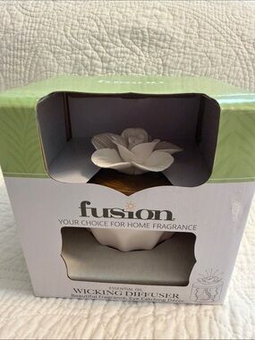 Fusion White Floral Wicking Diffuser